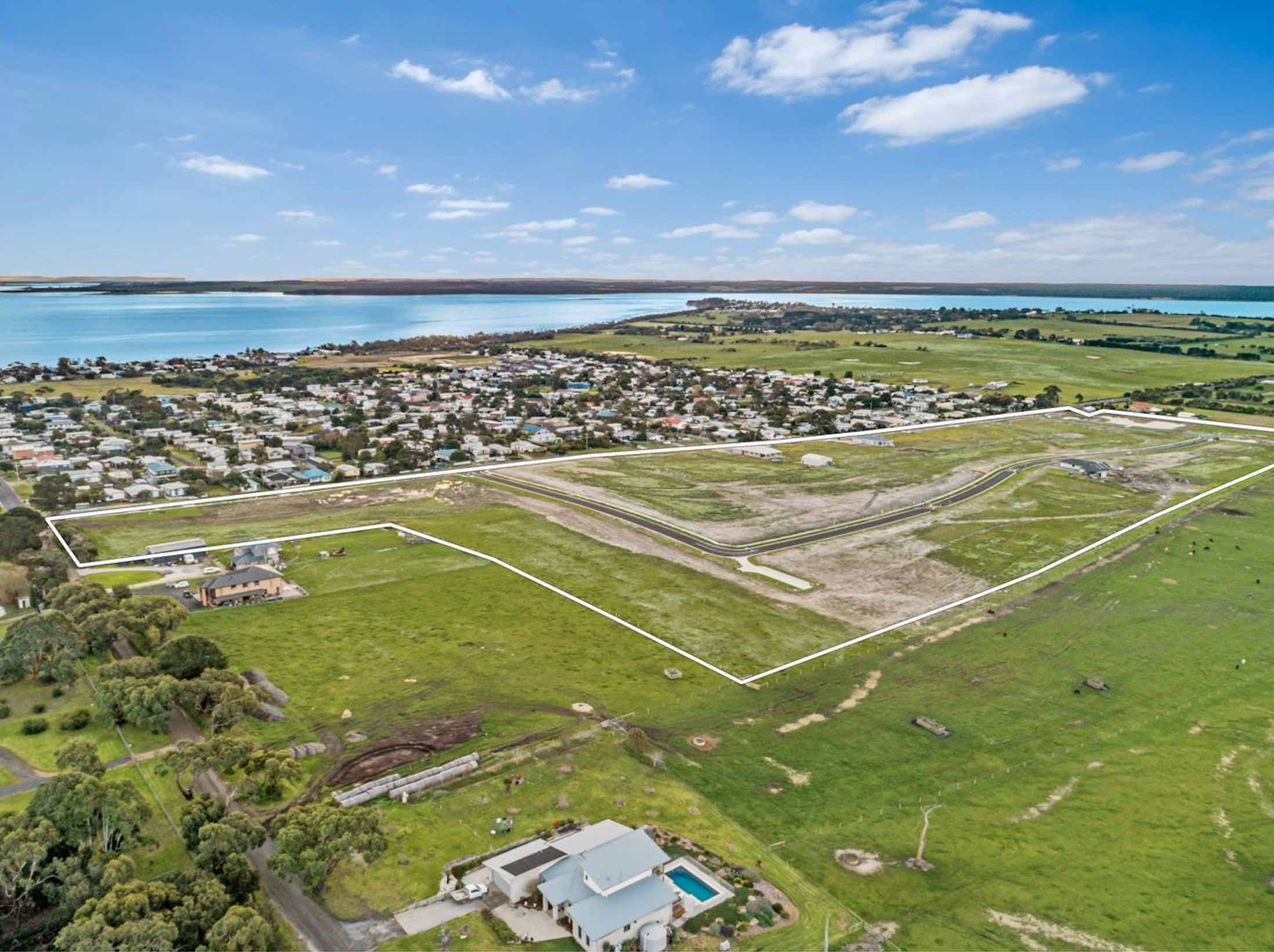 [Land for Sale] The Colonnades Estate, Bay OpenLot